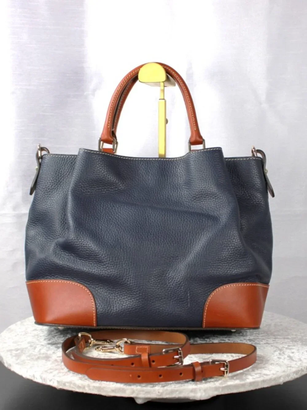 Dooney & Bourke authentic dooney